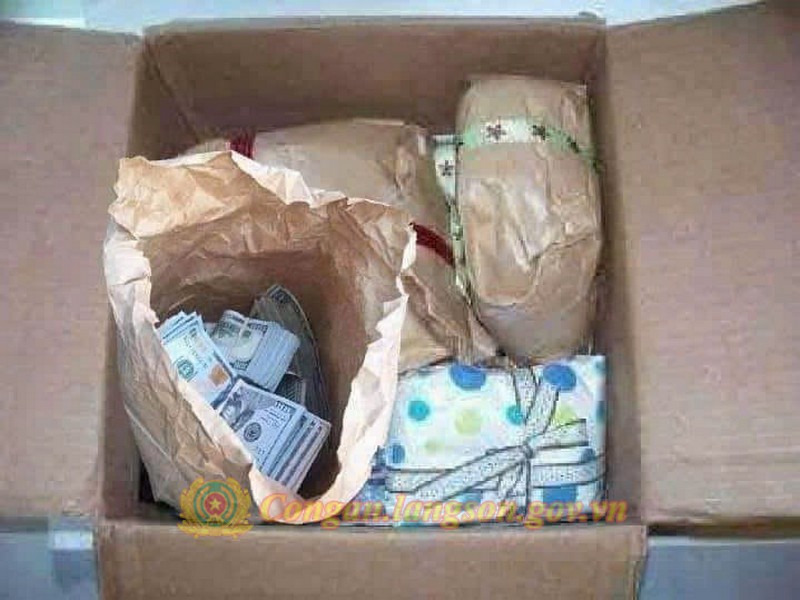 Người phụ nữ SN 1975 t&igrave;m c&aacute;ch chuyển 15 triệu đồng v&agrave;o t&agrave;i khoản lạ để nhận th&ugrave;ng h&agrave;ng ngay s&aacute;t Tết: C&ocirc;ng an lập tức đến nh&agrave; l&agrave;m việc- Ảnh 3.