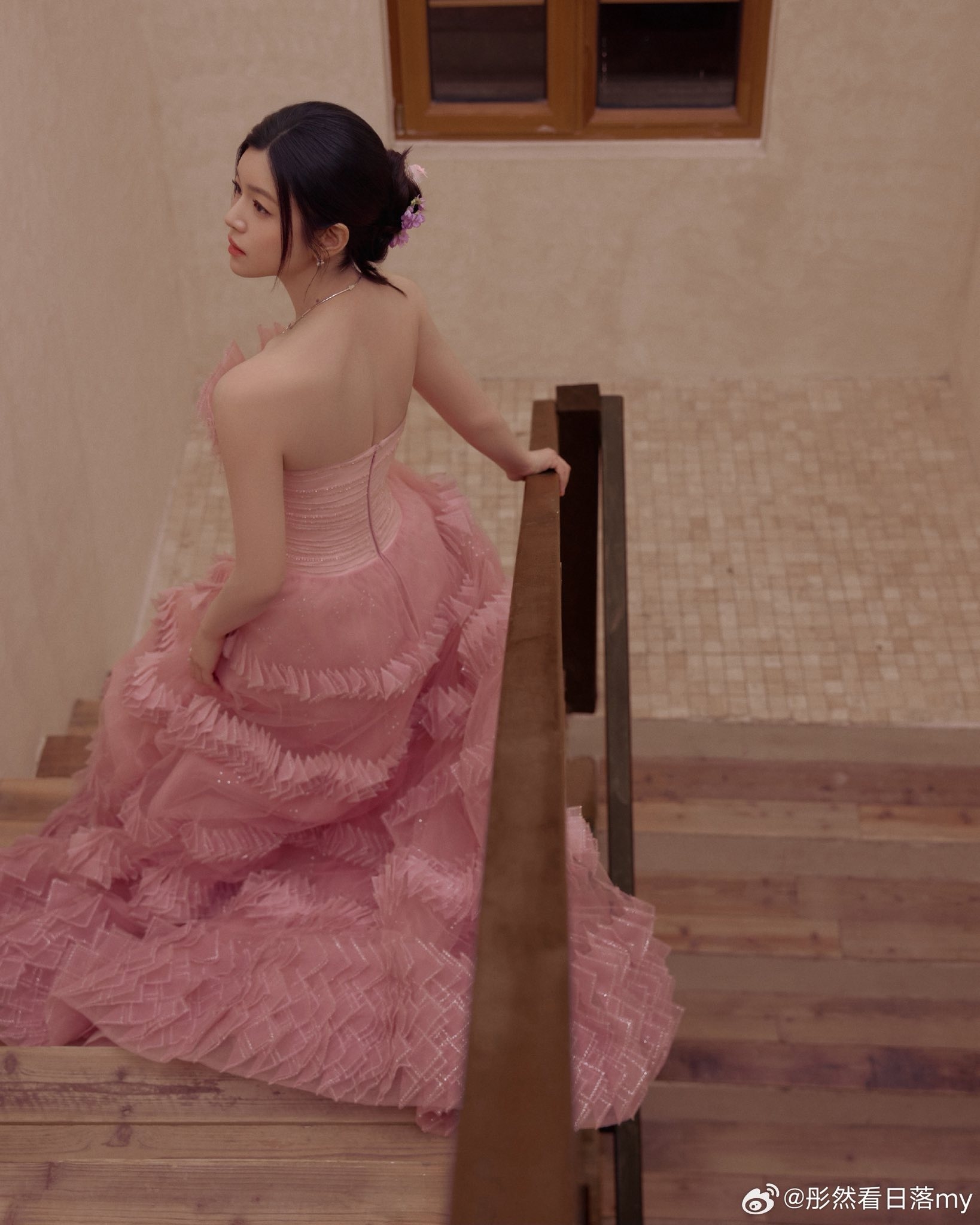 C&oacute; mỹ nh&acirc;n 42 tuổi n&agrave;o mơn mởn như quả đ&agrave;o mật thế n&agrave;y kh&ocirc;ng: Đẹp kh&ocirc;ng tả nổi, nh&igrave;n tưởng đ&acirc;u thiếu nữ- Ảnh 3.