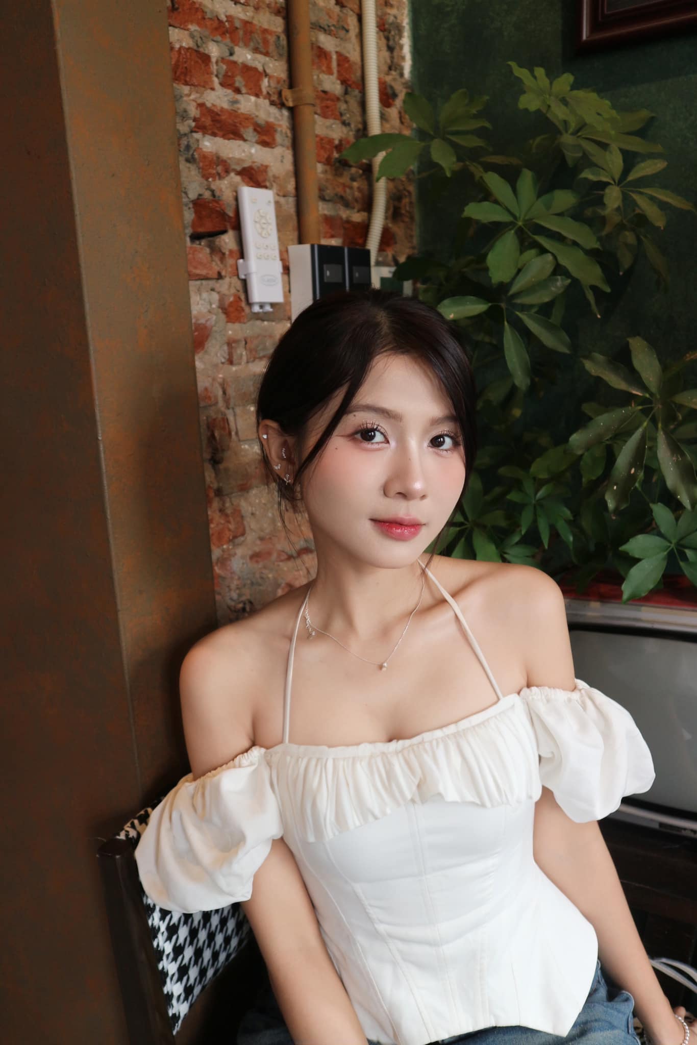 Lộ tin nhắn Chang M&acirc;y được 1 nam ca sĩ đang hot n&oacute;i 