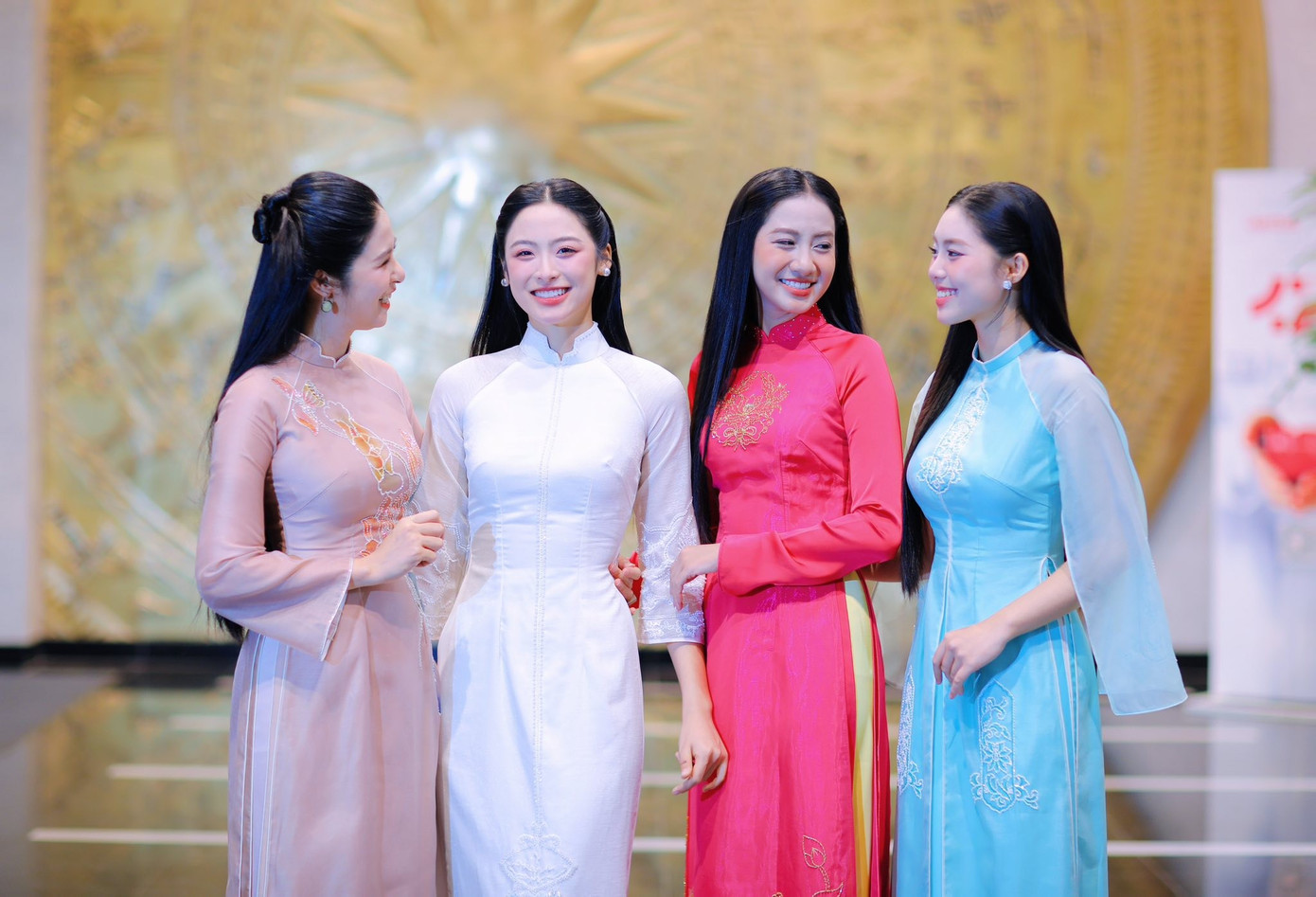 Người Việt chi gần 300 tỷ đồng mua &aacute;o d&agrave;i Tết- Ảnh 6.