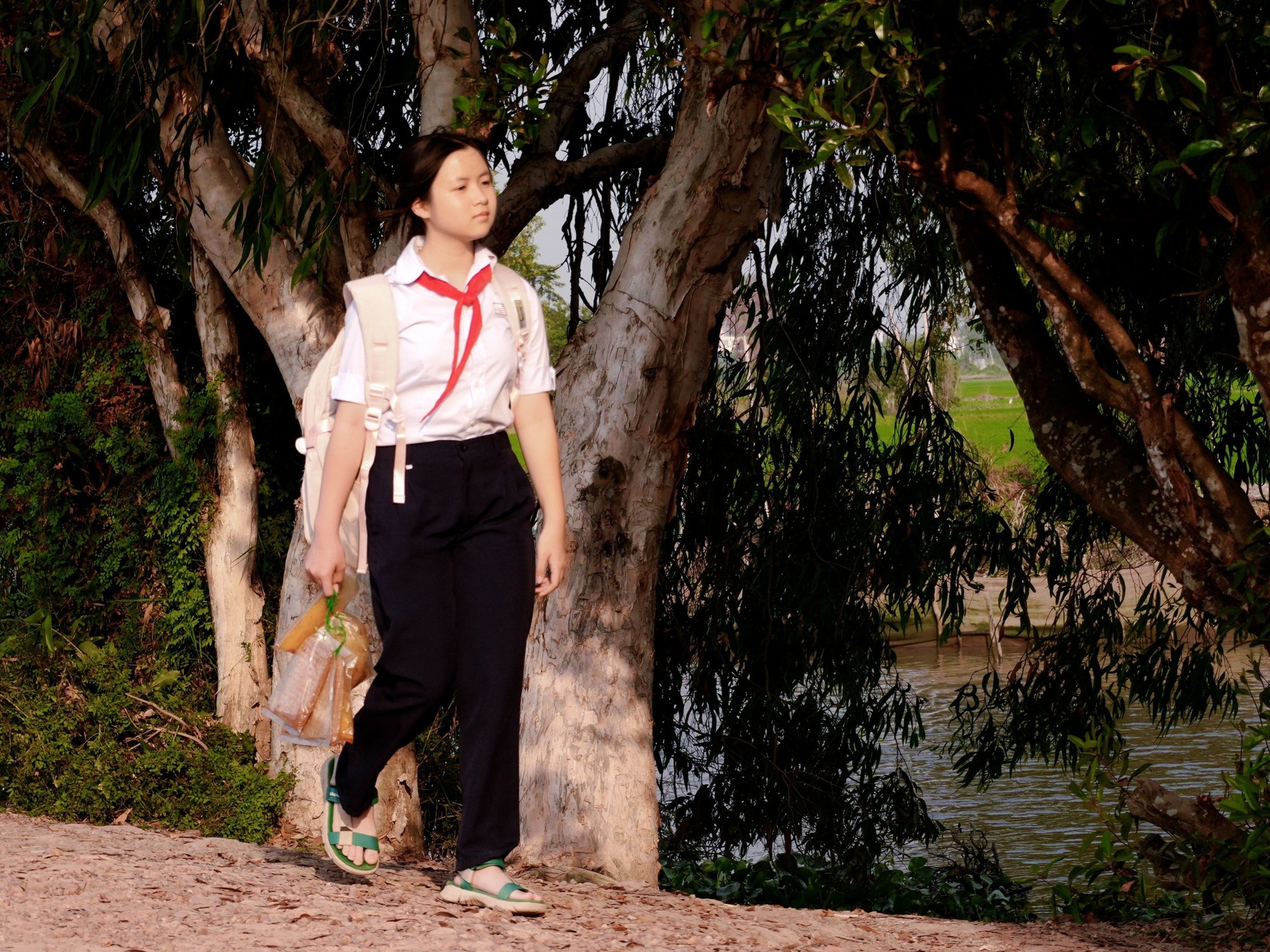 Sốc visual em b&eacute; được Trấn Th&agrave;nh mời đ&oacute;ng phim trăm tỷ khi mới 10 tuổi, đại mỹ nh&acirc;n tương lai l&agrave; đ&acirc;y chứ đ&acirc;u- Ảnh 9.