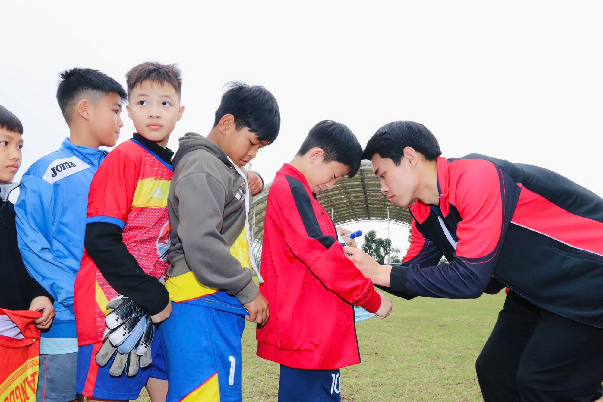 0 điểm cho Đ&igrave;nh Bắc- Ảnh 2.