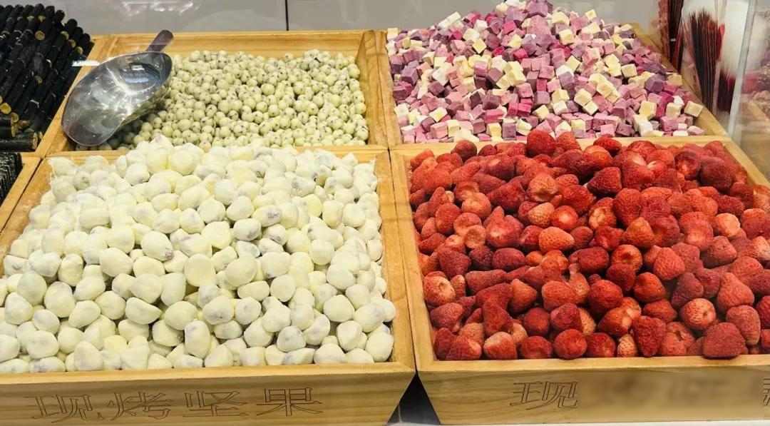 Đi chợ Tết tưởng dễ m&agrave; kh&oacute;: 6 