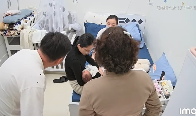 Xuất hiện đoạn clip kh&aacute;c trong vụ mẹ chồng n&aacute;o loạn MXH: "M&agrave;y thấy c&oacute; mẹ chồng n&agrave;o như thế kh&ocirc;ng... m&agrave;y d&aacute;m thề kh&ocirc;ng?"- Ảnh 1.