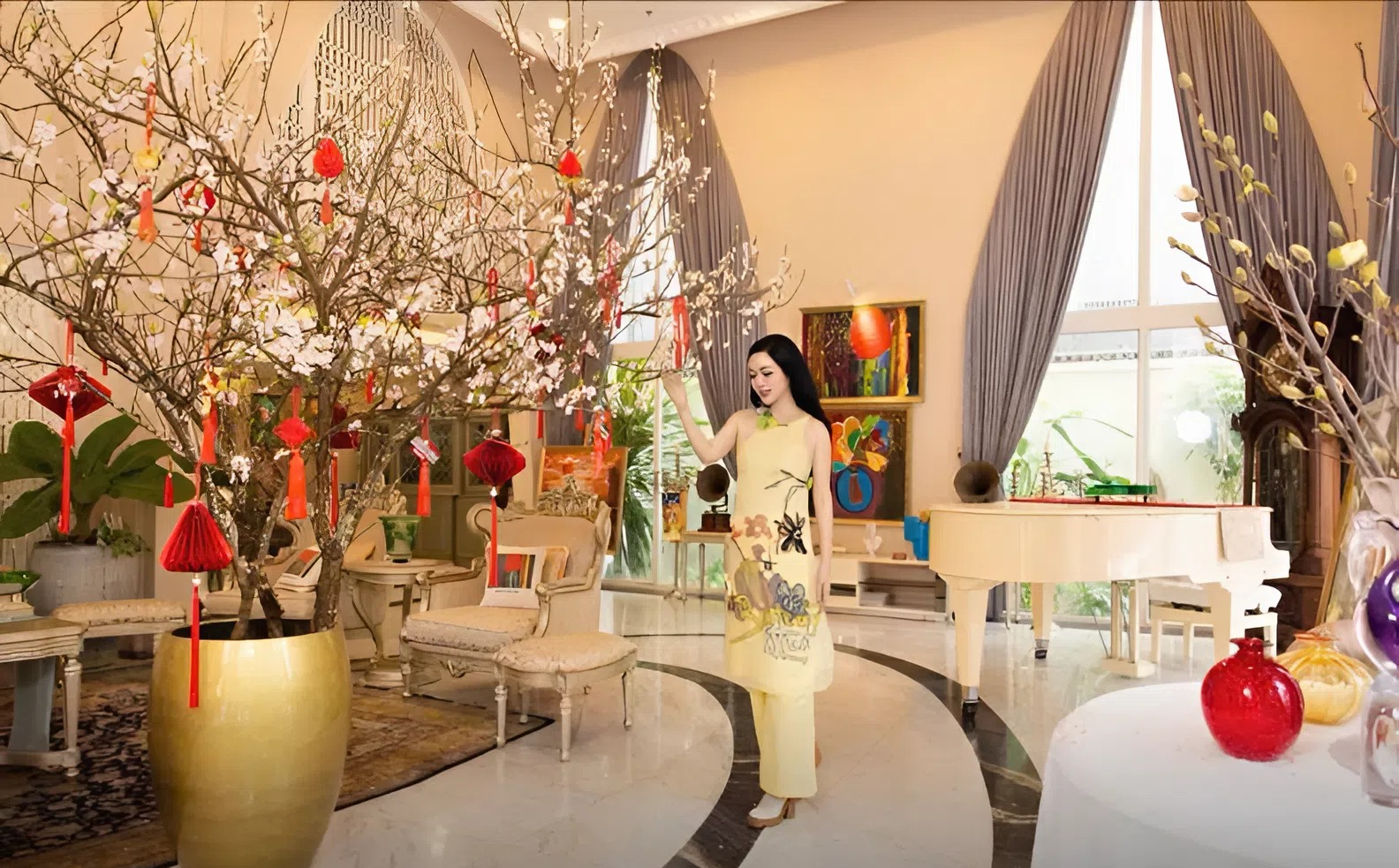 Tết tr&agrave;n v&agrave;o biệt thự 1.000m2 của Hoa hậu "34 năm kh&ocirc;ng c&oacute; người kế vị"- Ảnh 4.