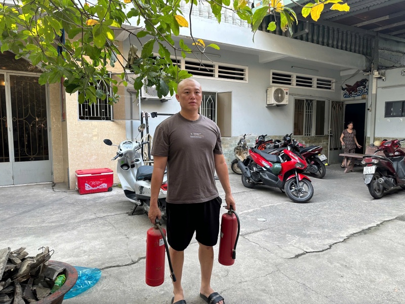 H&agrave;ng x&oacute;m b&agrave;ng ho&agrave;ng kể lại khoảnh khắc đ&aacute;m ch&aacute;y b&ugrave;ng ph&aacute;t khiến 3 mẹ con ở TP.HCM tử vong thương t&acirc;m ng&agrave;y cuối năm- Ảnh 2.