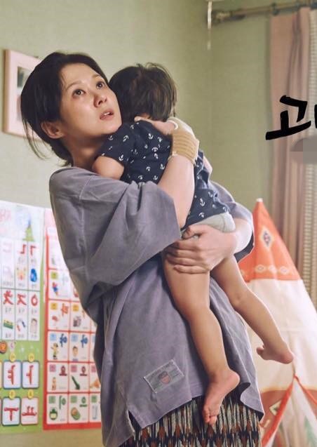 Phải nh&igrave;n th&aacute;i độ ở 3 cảnh n&agrave;y mới r&otilde; mẹ chồng thương con d&acirc;u thật hay giả- Ảnh 2.