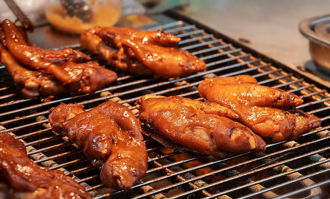 Ch&acirc;n gi&ograve; lợn c&oacute; thật sự tốt cho da v&agrave; xương khớp? 4 nh&oacute;m người n&agrave;y n&ecirc;n tr&aacute;nh xa, d&ugrave; th&egrave;m đến mấy cũng đừng ăn- Ảnh 3.