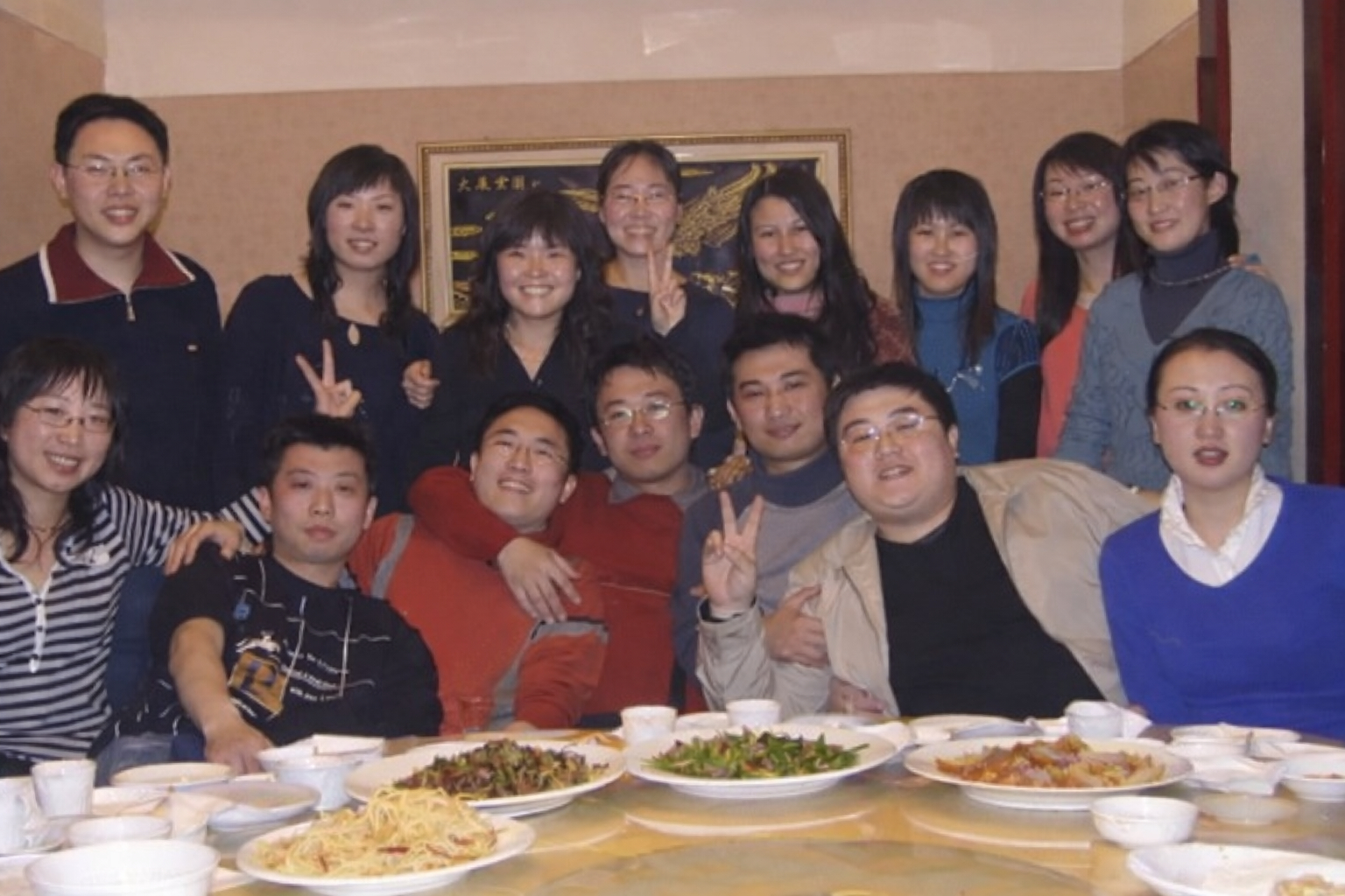 Đi họp lớp sau 15 năm, đến nơi mới biết m&igrave;nh l&agrave; người duy nhất chưa kết h&ocirc;n: T&ocirc;i bỏ về sau khi nghe bạn b&egrave; n&oacute;i 3 c&acirc;u- Ảnh 1.