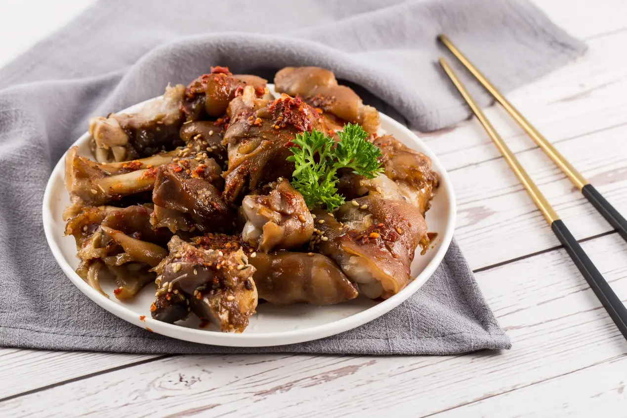 Ch&acirc;n gi&ograve; lợn c&oacute; thật sự tốt cho da v&agrave; xương khớp? 4 nh&oacute;m người n&agrave;y n&ecirc;n tr&aacute;nh xa, d&ugrave; th&egrave;m đến mấy cũng đừng ăn- Ảnh 1.