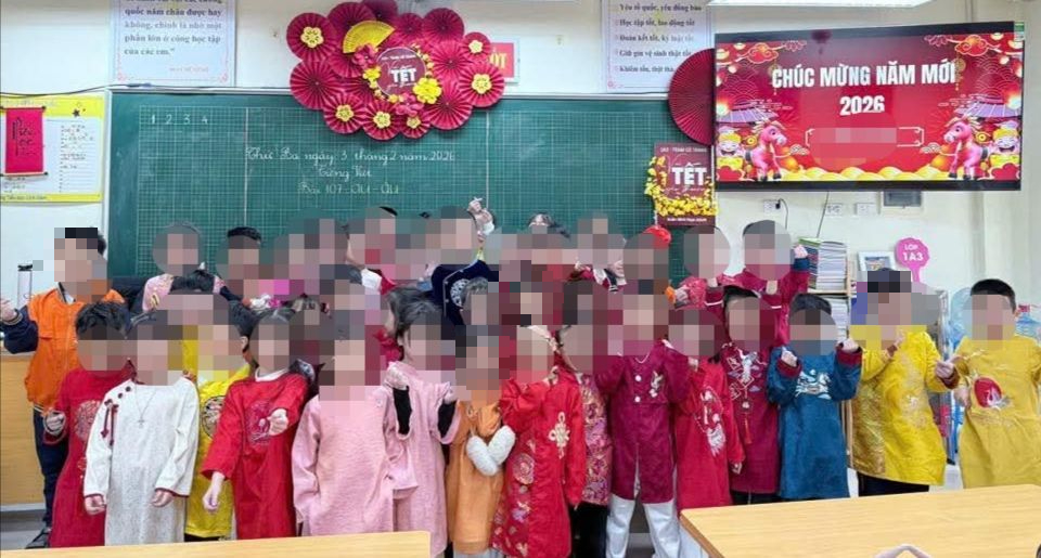 B&agrave; mẹ khoe con "NỔI" nhất hoạt động cuối năm ở lớp, nhiều người xem ảnh lo lắng: Chị c&oacute; sợ con tủi th&acirc;n kh&ocirc;ng?- Ảnh 1.