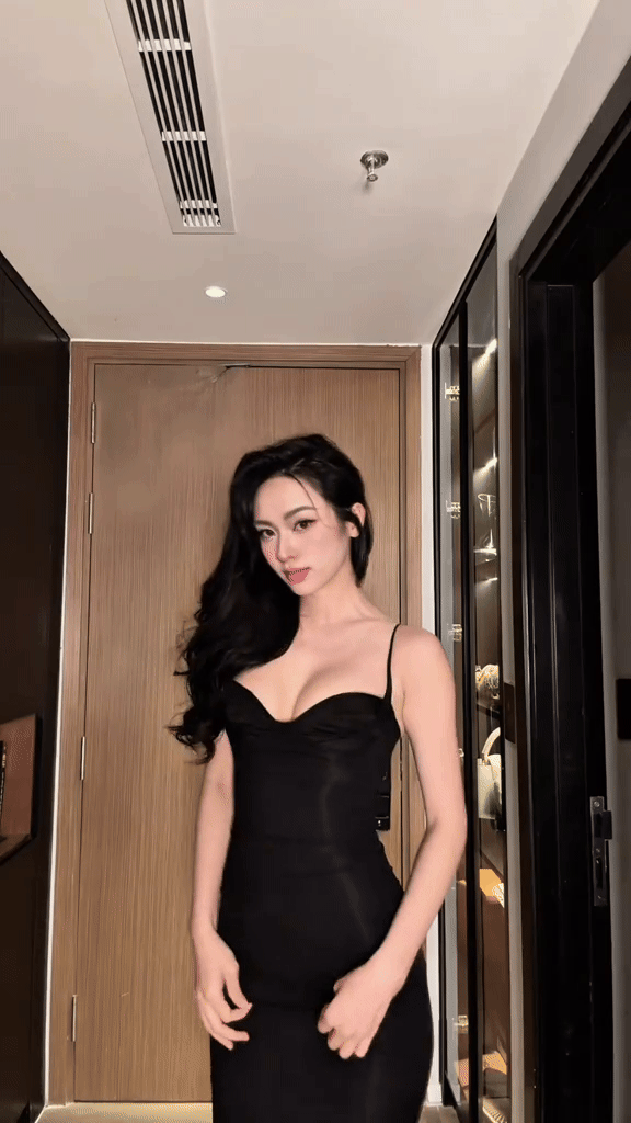 Bạn g&aacute;i Đức Phạm được khen khi diện mẫu v&aacute;y tranh c&atilde;i của Huyền 2K4- Ảnh 2.