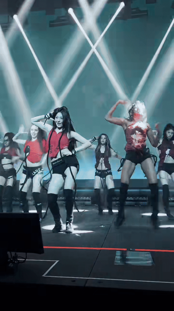 Mỹ nh&acirc;n trẻ tuổi nhất Kbiz được đề đề cử tại Grammy: 7 gi&acirc;y xuất hiện cũng đủ viral khắp c&otilde;i mạng- Ảnh 6.