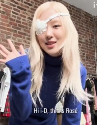 Ros&eacute; lộ dấu hiệu cực kỳ đ&aacute;ng ngại tại Grammy- Ảnh 5.