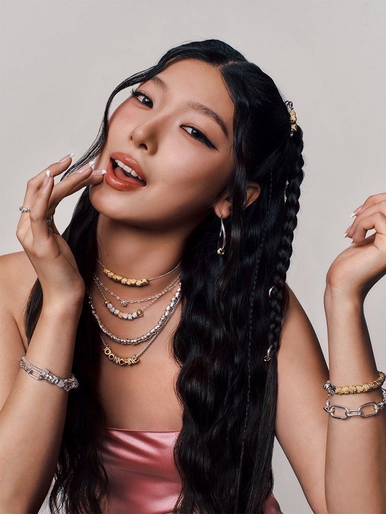 Mỹ nh&acirc;n trẻ tuổi nhất Kbiz được đề đề cử tại Grammy: 7 gi&acirc;y xuất hiện cũng đủ viral khắp c&otilde;i mạng- Ảnh 3.