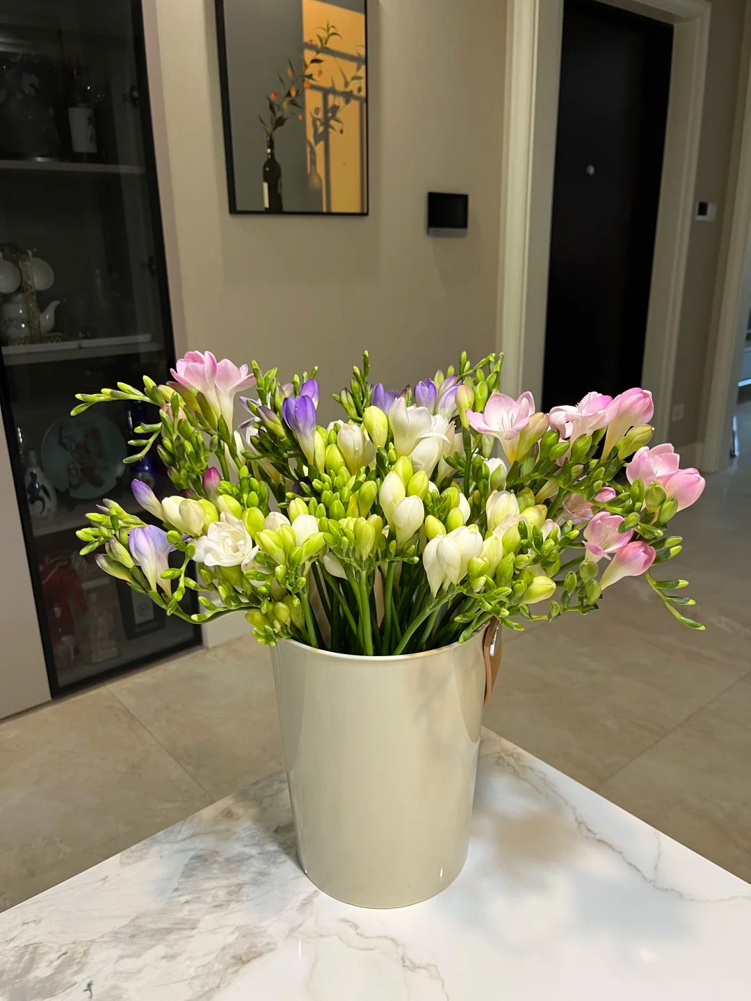 Chưng Tết đừng chỉ quanh quẩn đ&agrave;o với mai, thử rước ngay "n&agrave;ng thơ" lan Nam Phi về nh&agrave;: Vừa sang chảnh, thơm nức nở lại k&iacute;ch hoạt may mắn cho cả năm- Ảnh 11.