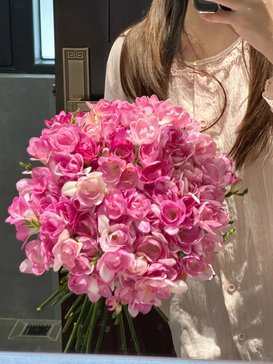 Chưng Tết đừng chỉ quanh quẩn đ&agrave;o với mai, thử rước ngay "n&agrave;ng thơ" lan Nam Phi về nh&agrave;: Vừa sang chảnh, thơm nức nở lại k&iacute;ch hoạt may mắn cho cả năm- Ảnh 12.