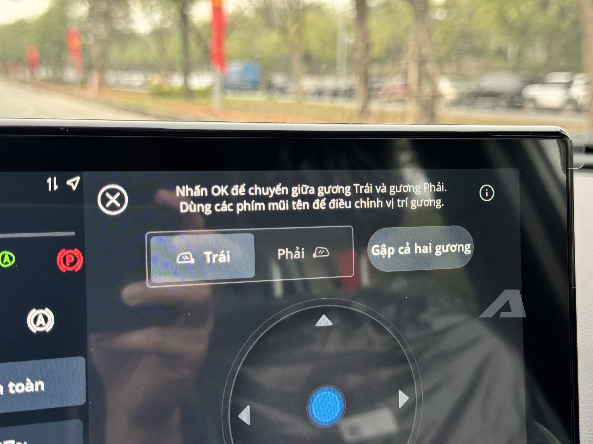 Sờ thực tế VinFast MPV 7 vừa về đại l&yacute;: Đắt hơn Limo Green 70 triệu đổi lại nhiều trải nghiệm kh&aacute;c, tiết kiệm điện hơn hẳn- Ảnh 12.