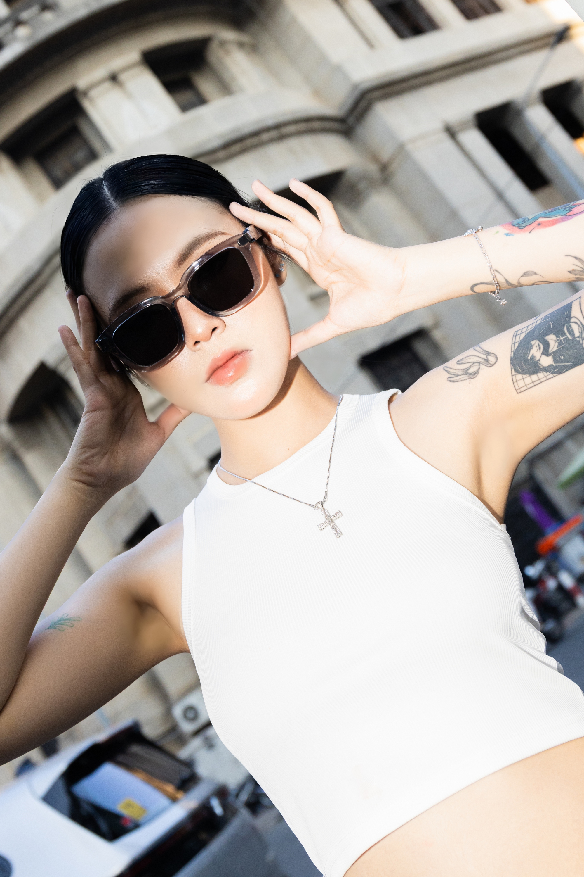 JBL Soundgear Frames: Một chiếc k&iacute;nh đẹp đủ để l&ecirc;n đồ, đeo l&ecirc;n l&agrave; c&oacute; nhạc, chuẩn phụ kiện bật mood c&aacute; t&iacute;nh- Ảnh 12.