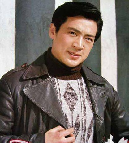 "Bố Triệu Vy" cha gi&agrave; con cọc, 71 tuổi vẫn phải chạy show nu&ocirc;i con- Ảnh 5.