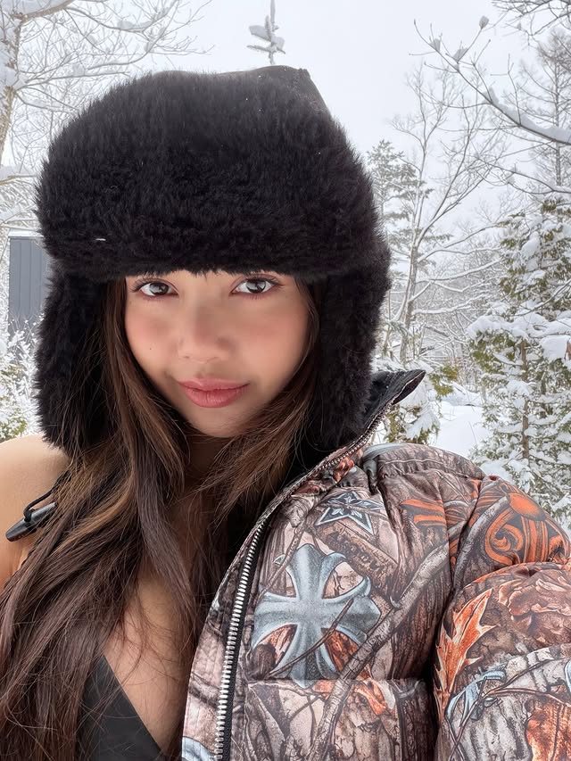 Trời lạnh, may m&agrave; c&oacute; c&aacute;i n&oacute;ng từ Lisa!- Ảnh 5.