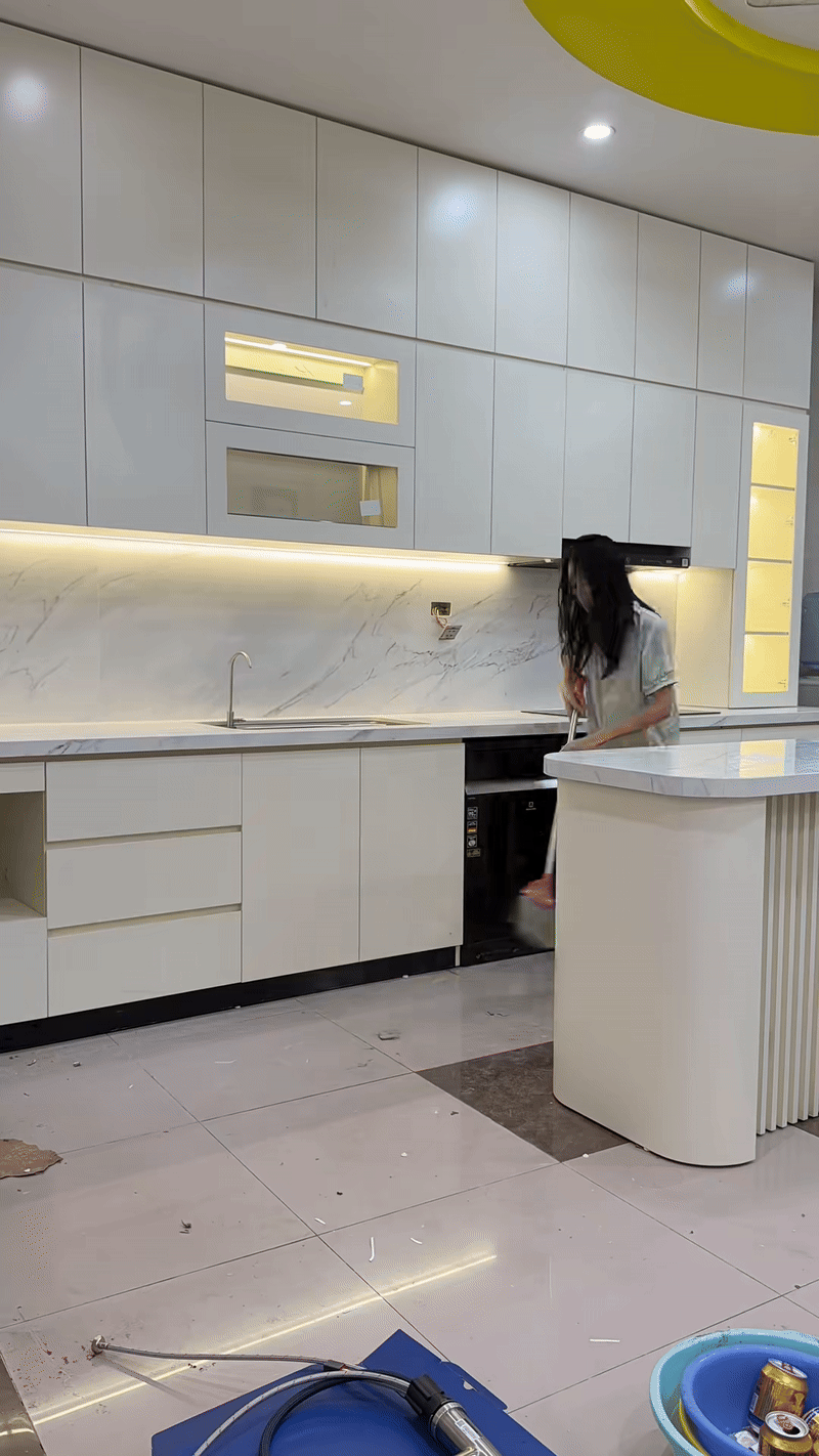 Con d&acirc;u 9X &ldquo;tất tay&rdquo; x&acirc;y lại căn bếp 10 năm tuổi cho bố mẹ chồng đ&oacute;n Tết: Cả c&otilde;i mạng &ugrave;a khen nức nở- Ảnh 9.