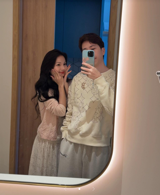 Động th&aacute;i của Ph&aacute;o giữa l&uacute;c ViruSs lộ ảnh hẹn h&ograve; trợ l&yacute;- Ảnh 2.