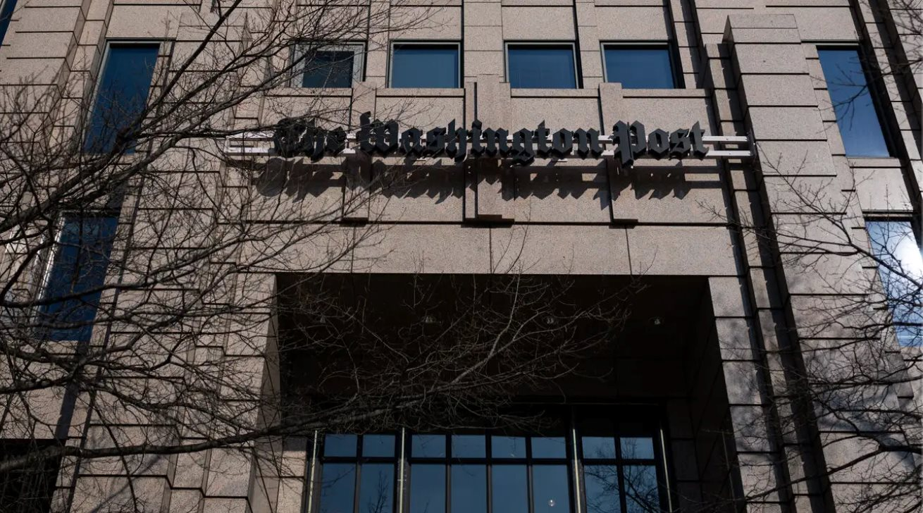 Buồn của ng&agrave;nh b&aacute;o ch&iacute;, truyền th&ocirc;ng: 17.000 nh&acirc;n sự bị sa thải chỉ trong 1 năm, những chuy&ecirc;n trang l&acirc;u đời nhất cũng kh&ocirc;ng tho&aacute;t khỏi thua lỗ- Ảnh 1.