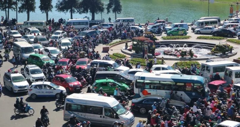 Cảnh tượng chưa từng thấy tại Đ&agrave; Lạt- Ảnh 1.