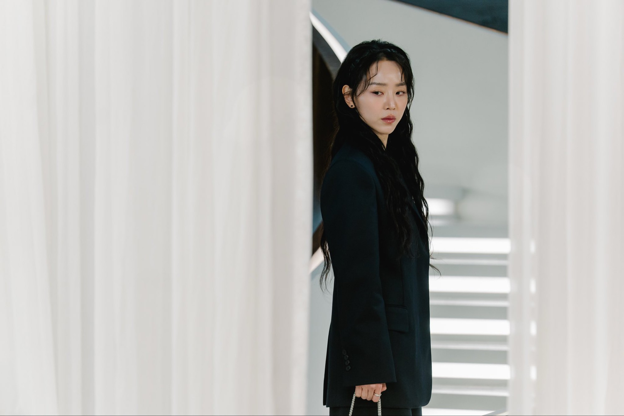 Lần đầu thấy 1 mỹ nh&acirc;n ngh&egrave;o m&agrave; t&agrave;i phiệt 3 đời cũng chả sang bằng, đẹp vừa th&ocirc;i chứ- Ảnh 3.