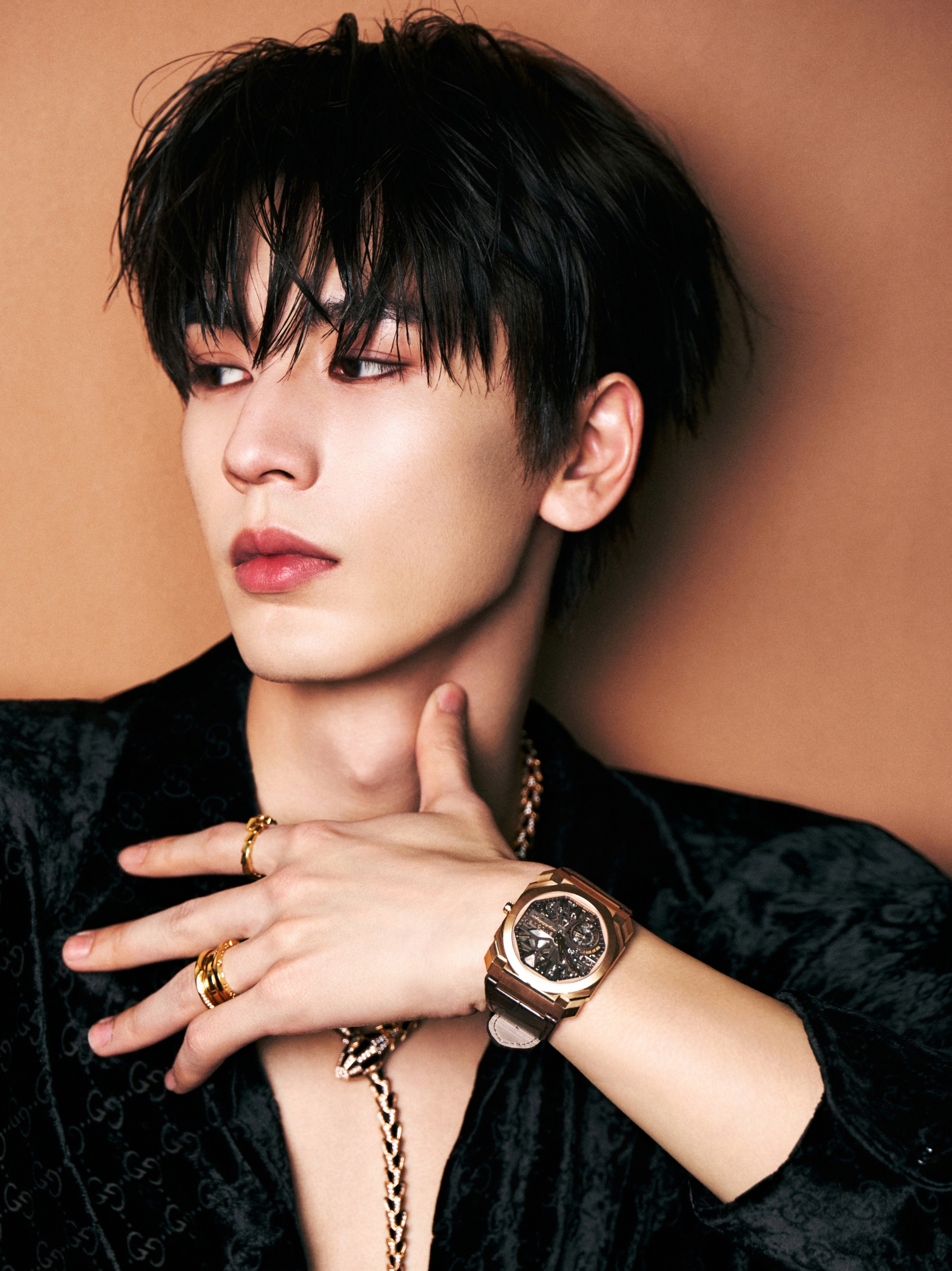 Mỹ nam đẹp nhất Đ&ecirc;m Hội Weibo 2026 tới rồi: Mọi đường n&eacute;t đều l&agrave; tuyệt t&aacute;c, đến ng&oacute;n tay cũng cao sang hơn người- Ảnh 2.