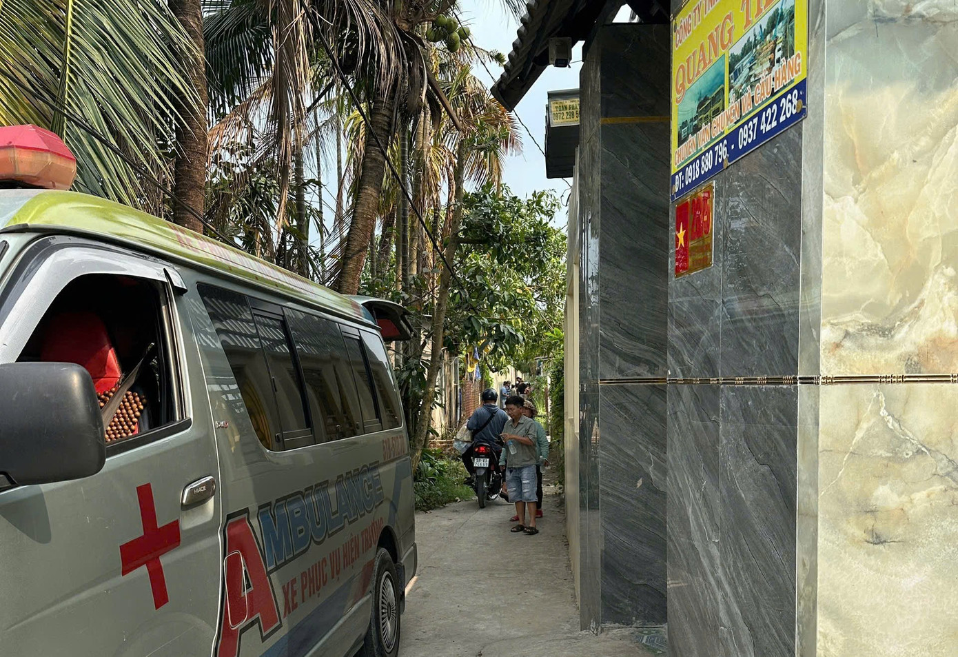 Hai vợ chồng tử vong bất thường trong nh&agrave; ở TPHCM- Ảnh 2.