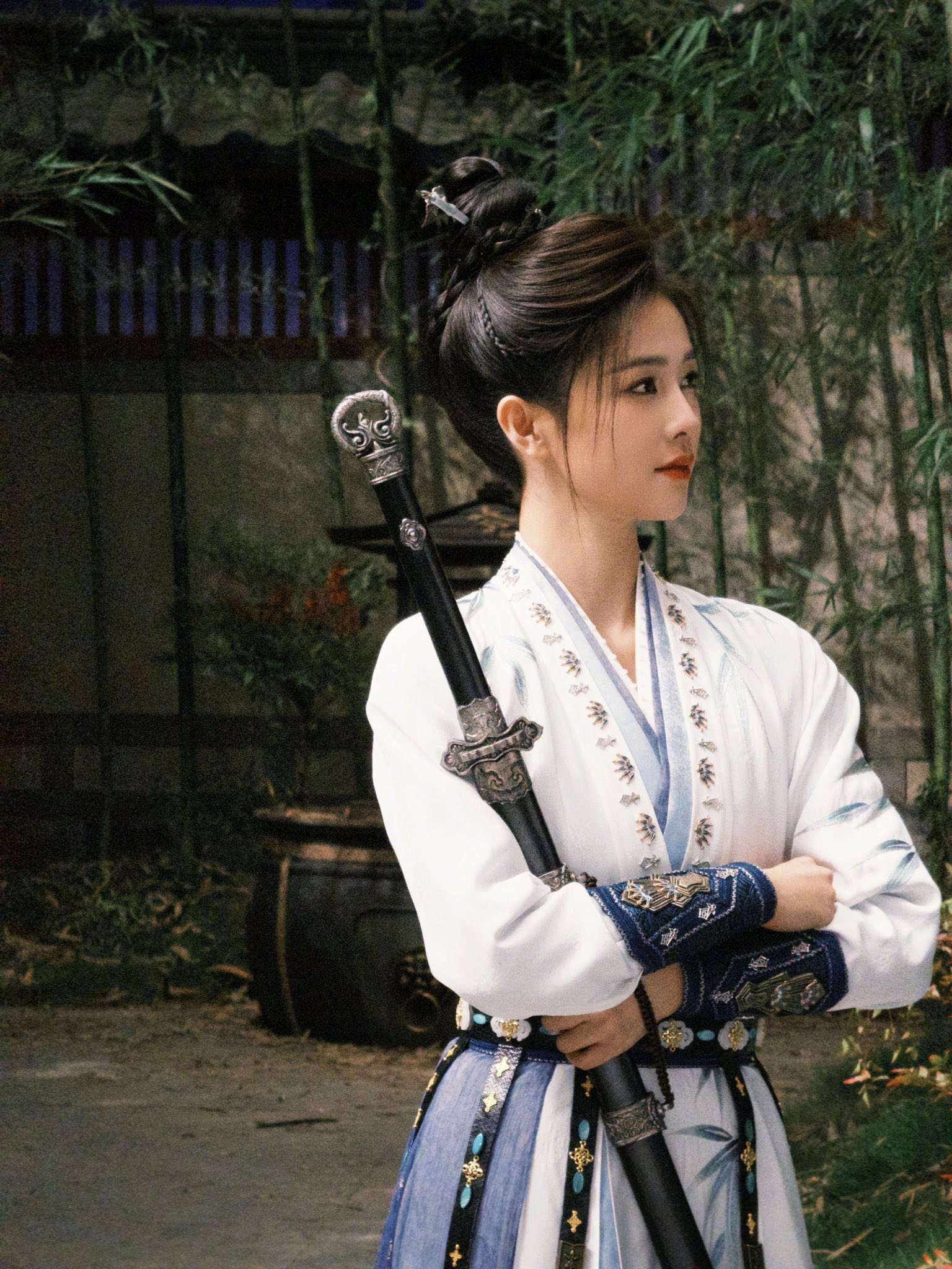 Trầm trồ phim Trung Quốc lập kỷ lục 22 năm mới c&oacute; 1: Nhịp nhanh twist mạnh, thẩm mỹ vương giả, nữ ch&iacute;nh si&ecirc;u hot- Ảnh 2.