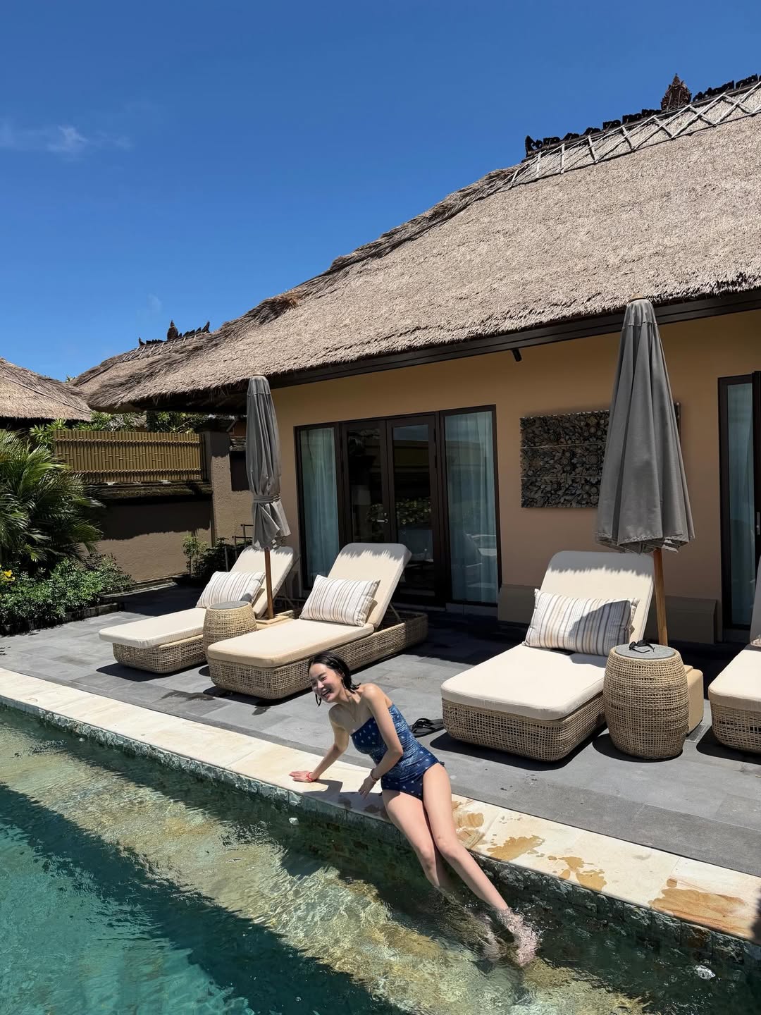 T&igrave;nh tin đồn G-Dragon thả d&aacute;ng với bikini, U40 m&agrave; 