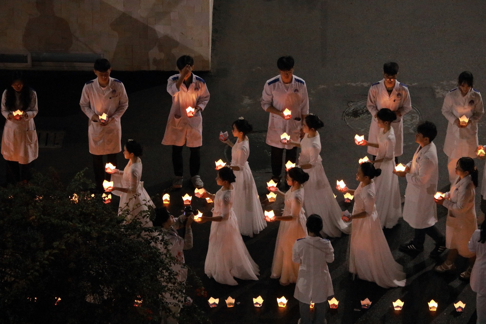 Lễ hội nh&igrave;n qua khiến nhiều người "nổi da g&agrave;" tại một trường ĐH: C&acirc;u chuyện đằng sau lại qu&aacute; &yacute; nghĩa!- Ảnh 6.