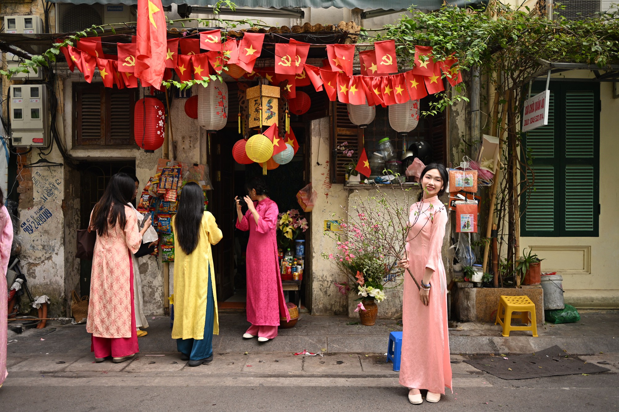 4 căn nh&agrave; cổ H&agrave; Nội bị n&agrave;ng thơ bao v&acirc;y: Chỗ thẳng tay treo biển, nơi chớp thời cơ kinh doanh- Ảnh 8.