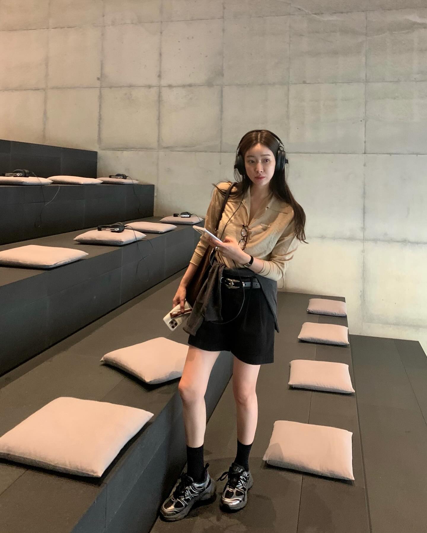 Vợ sắp cưới của "&ocirc;ng ho&agrave;ng ph&oacute;ng v&eacute;" xứ H&agrave;n: Trẻ măng ở tuổi 37, style đỉnh thế n&agrave;o m&agrave; c&oacute; 1 triệu lượt follow?- Ảnh 10.