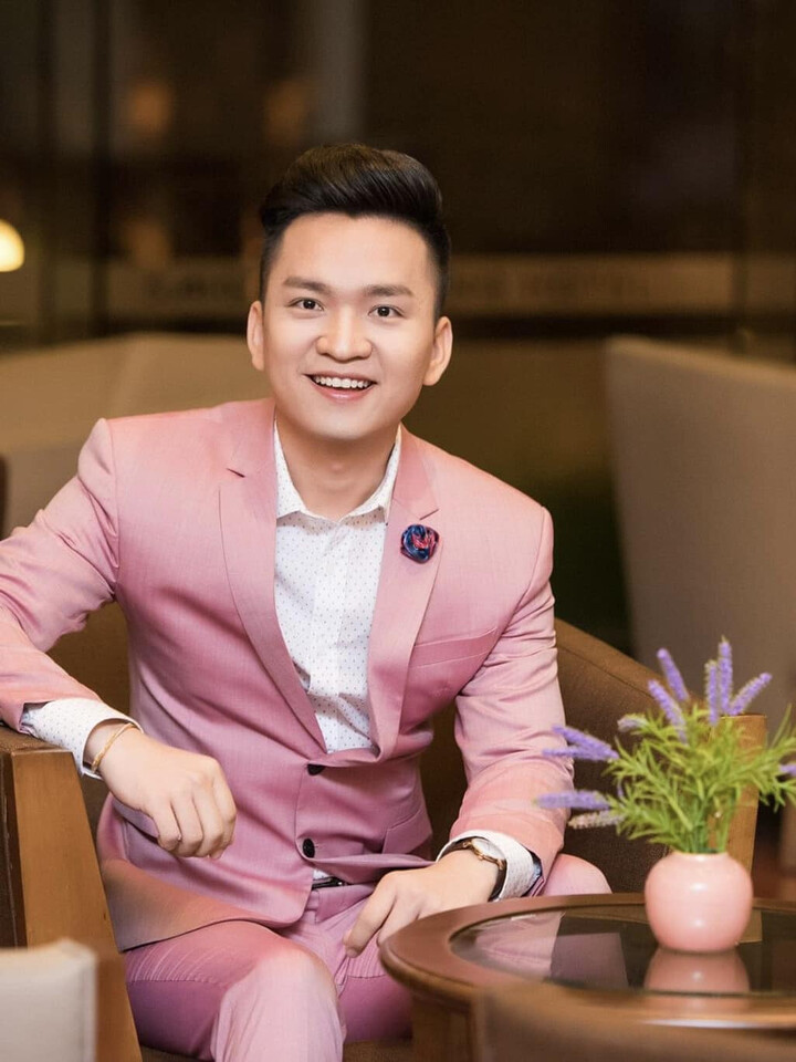 Cuộc sống của nam BTV c&oacute; c&aacute;i t&ecirc;n đặc biệt nhất VTV, từng chiến đấu với ung thư- Ảnh 2.