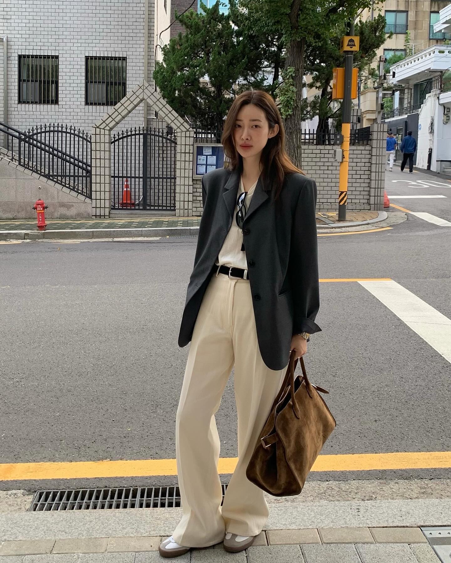 Vợ sắp cưới của "&ocirc;ng ho&agrave;ng ph&oacute;ng v&eacute;" xứ H&agrave;n: Trẻ măng ở tuổi 37, style đỉnh thế n&agrave;o m&agrave; c&oacute; 1 triệu lượt follow?- Ảnh 8.