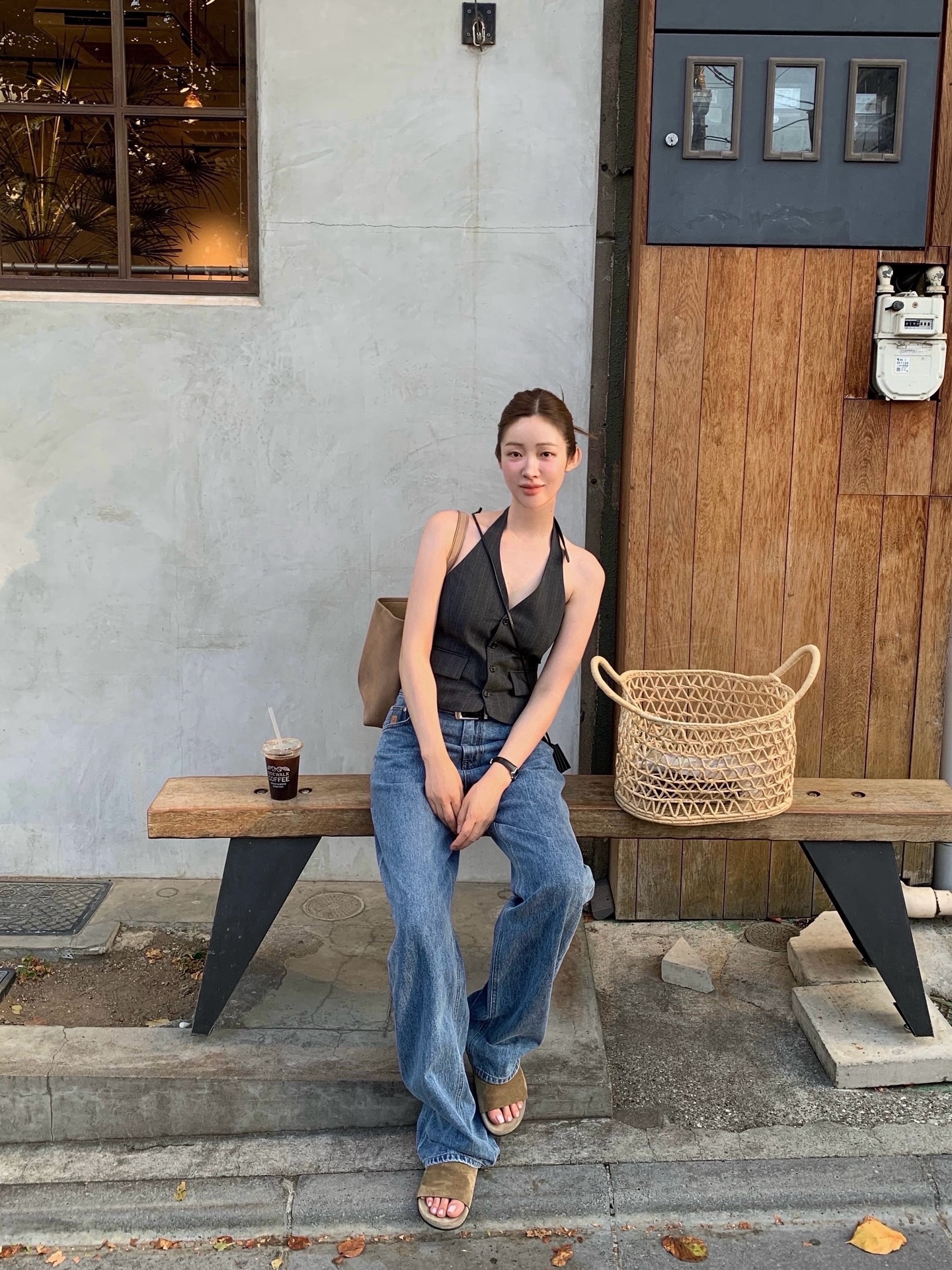 Vợ sắp cưới của "&ocirc;ng ho&agrave;ng ph&oacute;ng v&eacute;" xứ H&agrave;n: Trẻ măng ở tuổi 37, style đỉnh thế n&agrave;o m&agrave; c&oacute; 1 triệu lượt follow?- Ảnh 2.