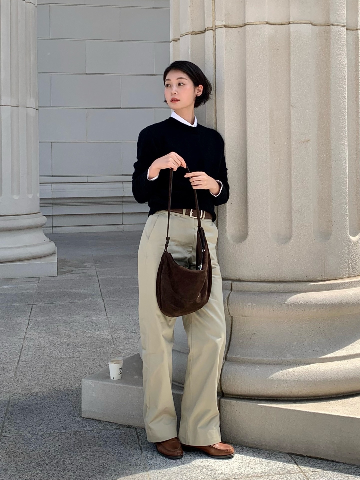 Style của chị em sẽ trẻ trung hẳn ra nhờ 5 c&ocirc;ng thức mặc quần s&aacute;ng m&agrave;u- Ảnh 4.