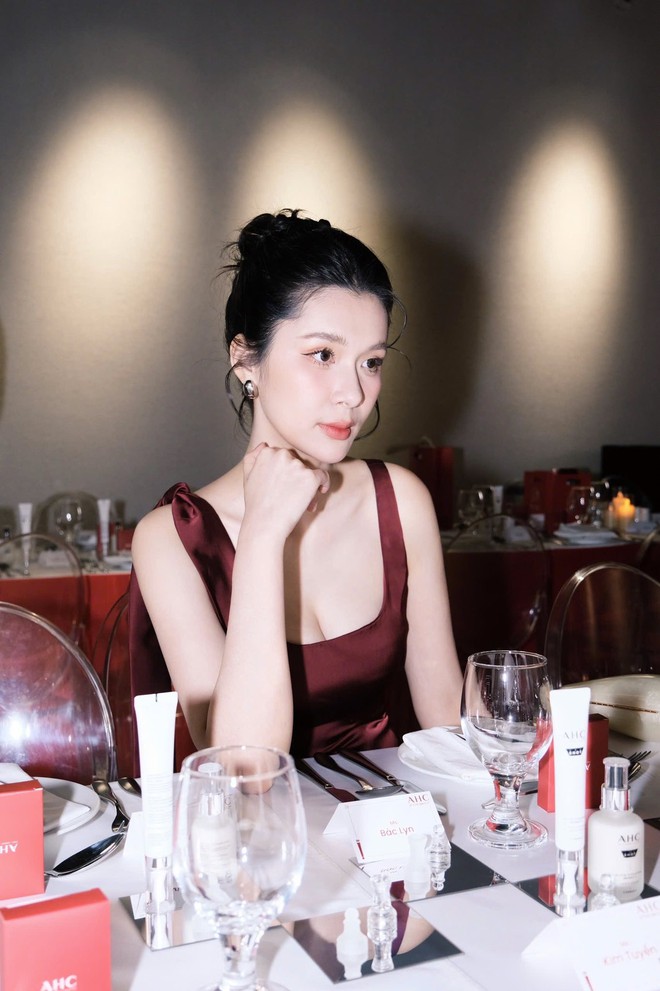 Danh tính cô gái tạo ra hệ tư tưởng "cắn 10 miếng không hết 1 miếng" ồn nhất MXH hiện tại- Ảnh 6. Danh tính cô gái tạo ra hệ tư tưởng "cắn 10 miếng không hết 1 miếng" ồn nhất MXH hiện tại- Ảnh 6.