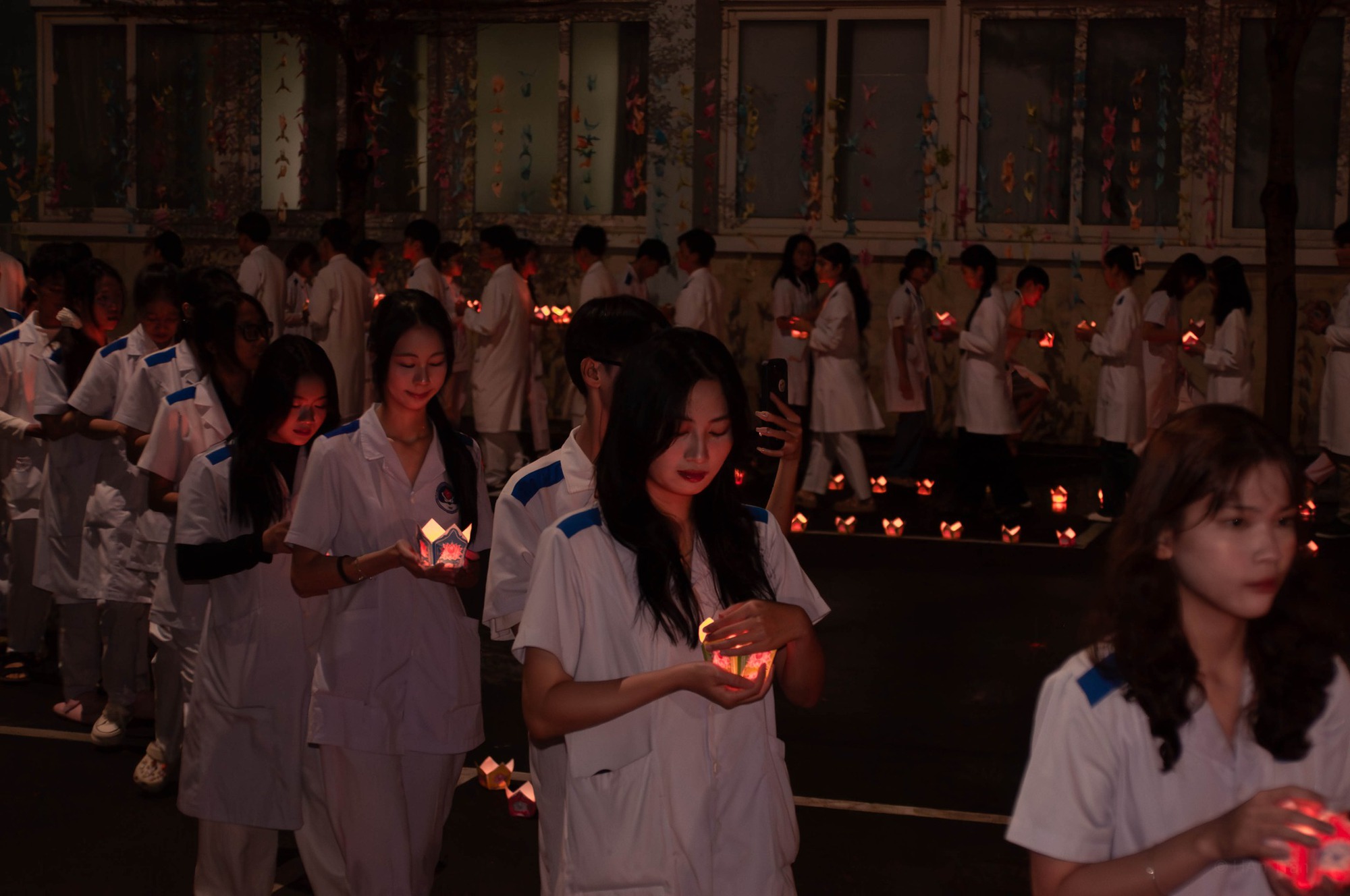 Lễ hội nh&igrave;n qua khiến nhiều người "nổi da g&agrave;" tại một trường ĐH: C&acirc;u chuyện đằng sau lại qu&aacute; &yacute; nghĩa!- Ảnh 16.