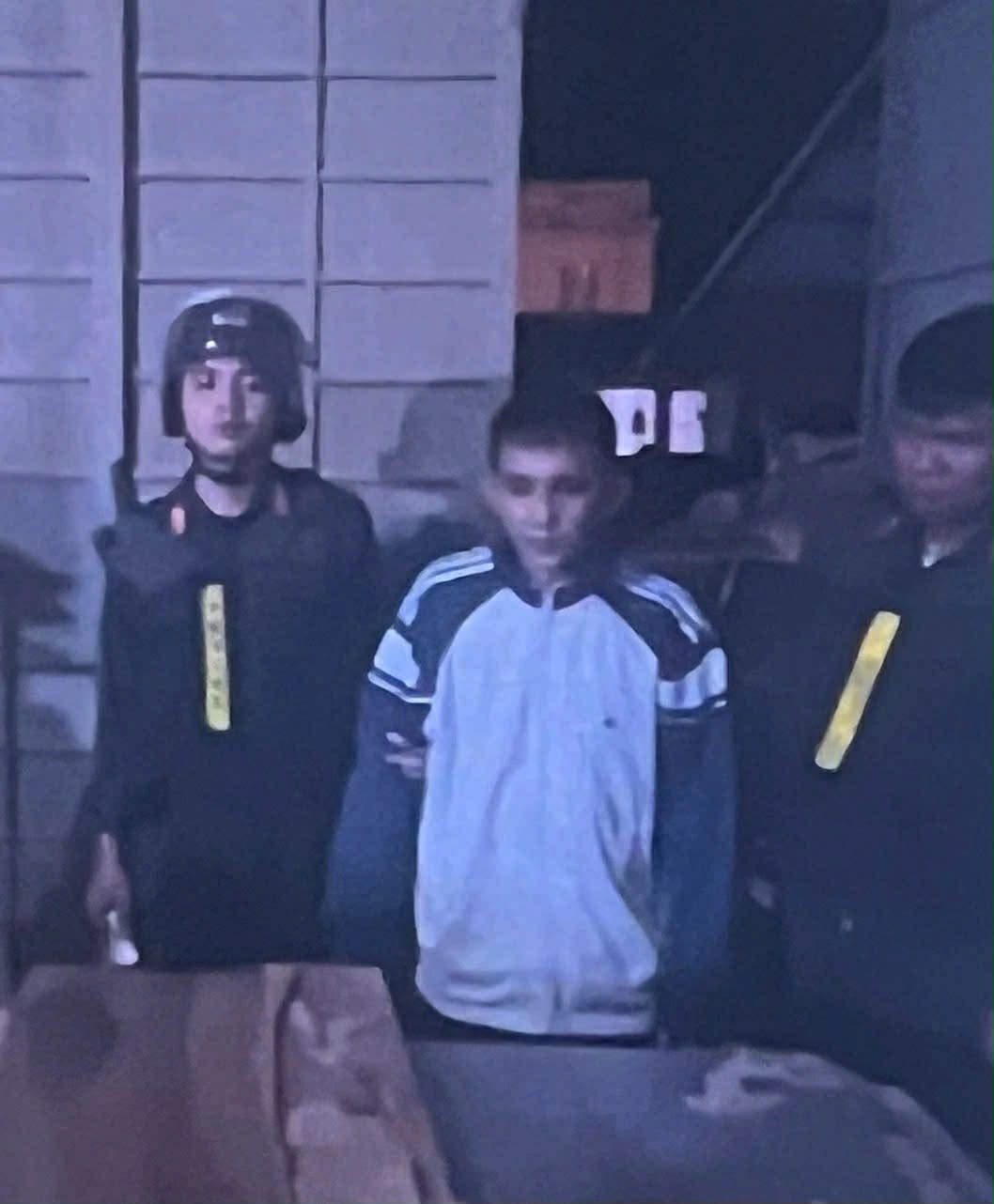 Nghi phạm cướp ng&acirc;n h&agrave;ng ở Gia Lai th&uacute; nhận t&uacute;ng qu&aacute; l&agrave;m liều d&ugrave; biết kh&oacute; tho&aacute;t, chuẩn bị 3 th&aacute;ng- Ảnh 3.