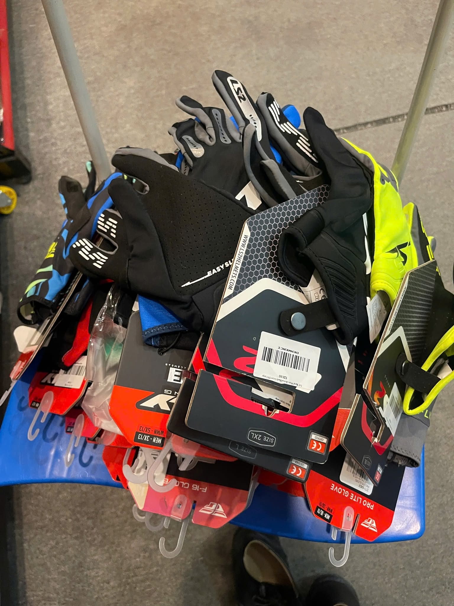 Nhận thanh to&aacute;n bằng t&agrave;i khoản c&aacute; nh&acirc;n để trốn thuế, chủ doanh nghiệp Tigit Motorbikes tại TP.HCM bị khởi tố- Ảnh 3.