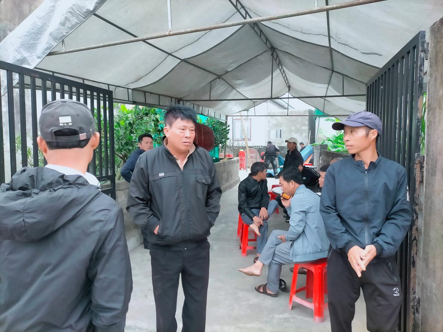 3 người trong gia đ&igrave;nh tử vong nghi do ngạt kh&iacute; than: Ho&agrave;n cảnh khiến nhiều người x&oacute;t xa- Ảnh 1.