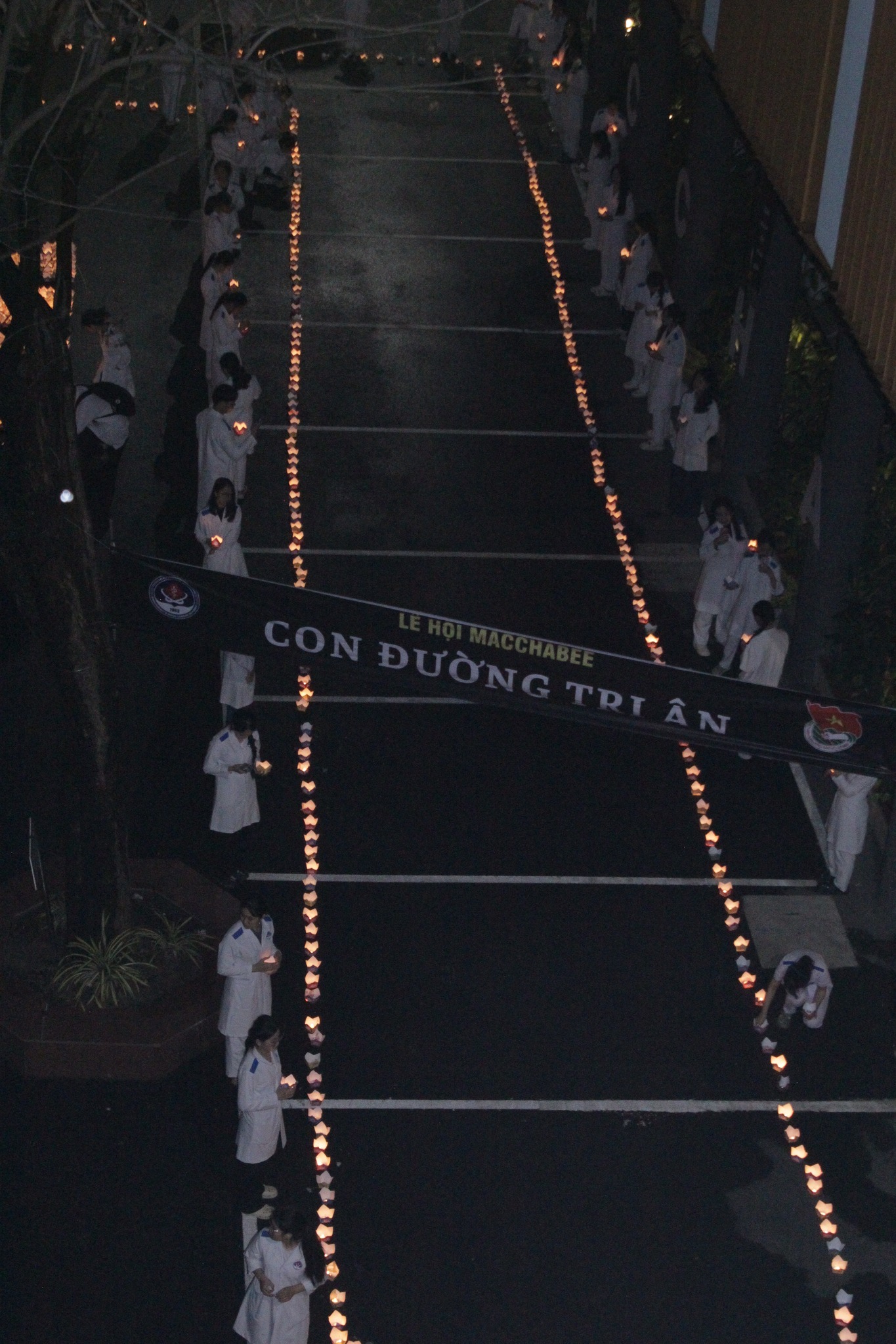 Lễ hội nh&igrave;n qua khiến nhiều người "nổi da g&agrave;" tại một trường ĐH: C&acirc;u chuyện đằng sau lại qu&aacute; &yacute; nghĩa!- Ảnh 7.