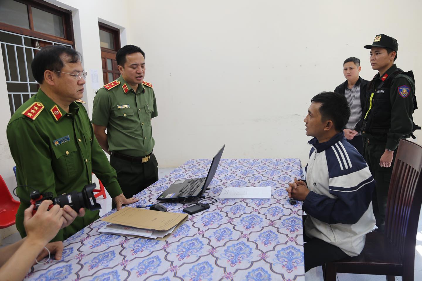 Kế hoạch "không kẽ hở" của 2 tên cướp ngân hàng Gia Lai: Lên sơ đồ camera, cách rút lui và phá vật chứng- Ảnh 1.