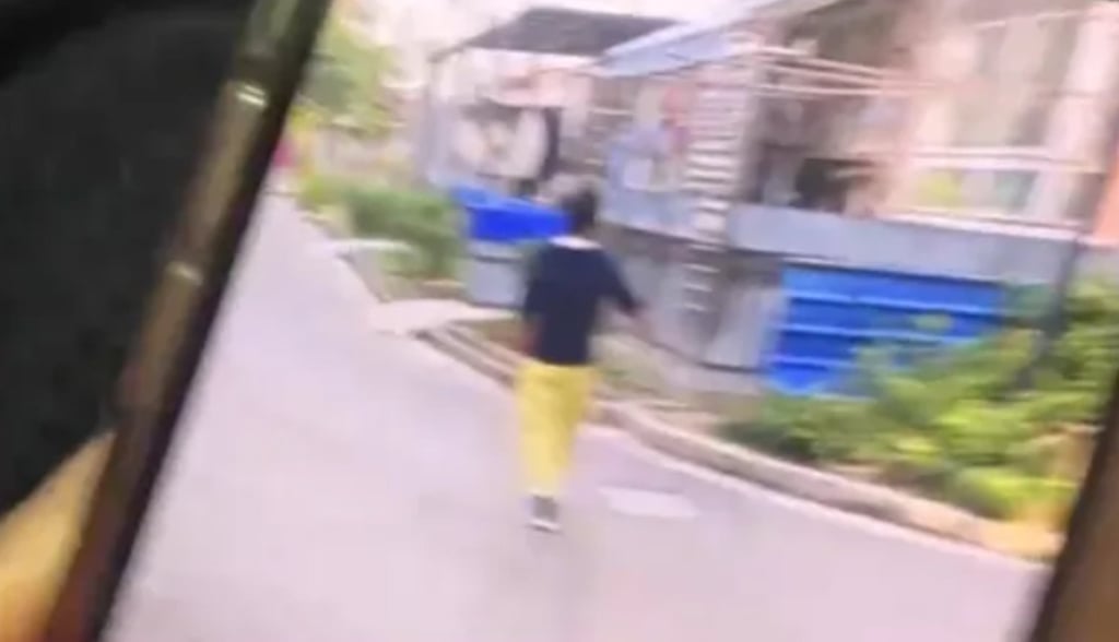 Người phụ nữ tự &yacute; chỉnh gương giao th&ocirc;ng c&ocirc;ng cộng cho hợp phong thủy khiến cả khu li&ecirc;n tiếp gặp tai nạn- Ảnh 2.