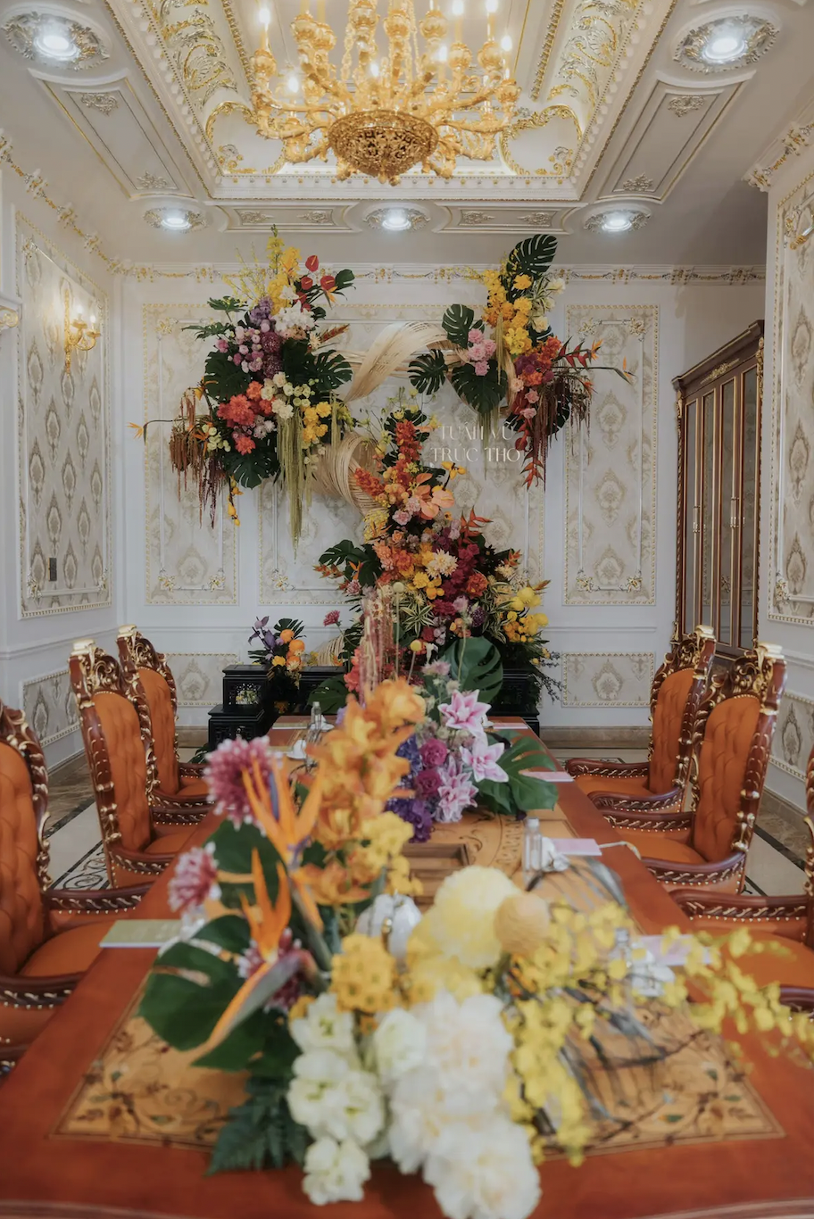 "Cậu cả" Bến Tre cưới vợ: Biệt phủ to nhất vùng được phủ kín bằng 200 loại hoa, cô dâu xinh như công chúa- Ảnh 15.